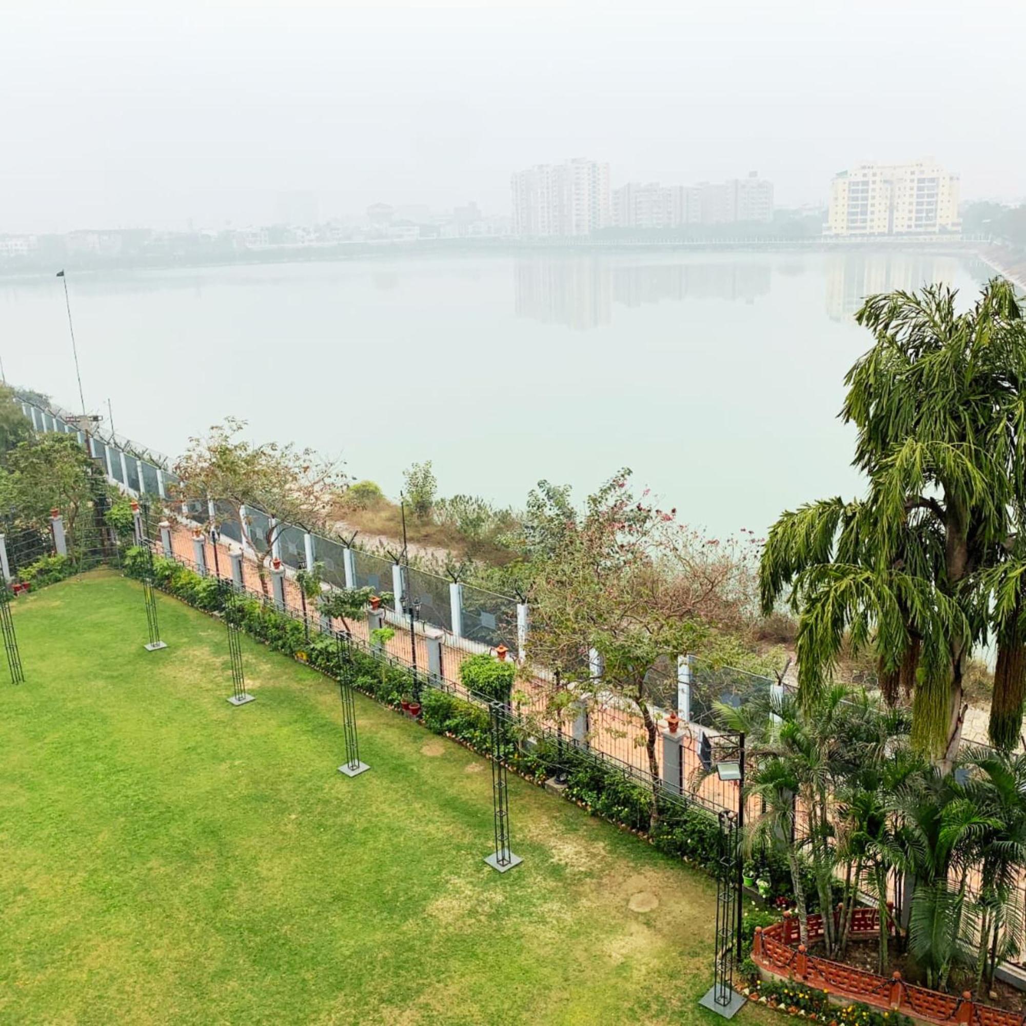 Hotel Lake View Grand Lucknow Exterior photo
