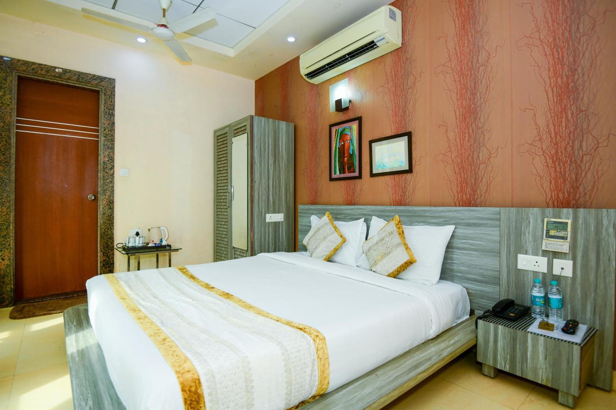 Hotel Lake View Grand Lucknow Exterior photo